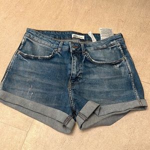 Zara size four never worn jean shorts